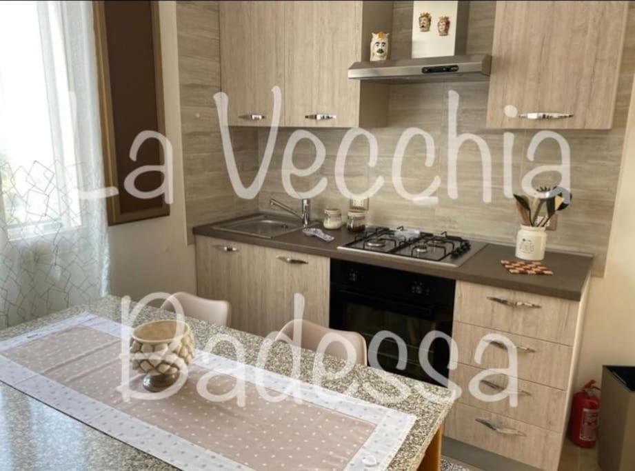 La Vecchia Badessa A Due Passi Dal Mare Apartman Macari Kültér fotó